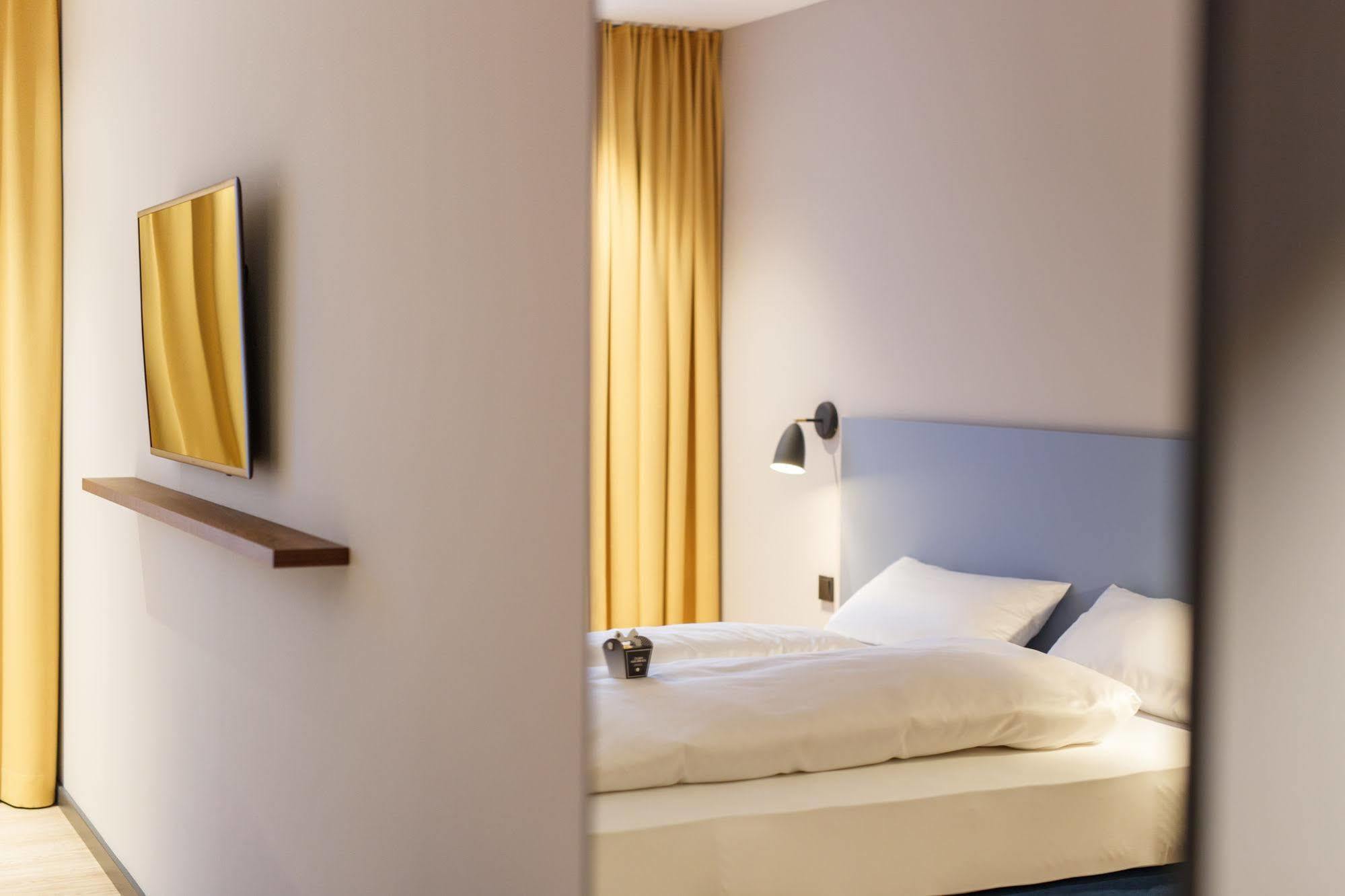 Elaya Hotel Гёппинген Экстерьер фото